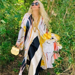 Gorgeous Chain print luxe Kimono